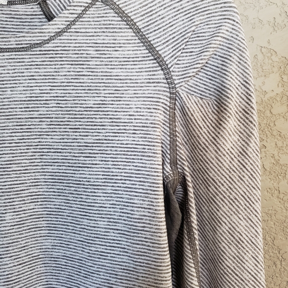 Lululemon long sleeve top - Picture 4 of 5